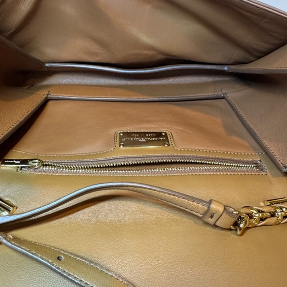 Salvatore Ferragamo Ginny Vara Fringe Crossbody - Picture 4 of 11